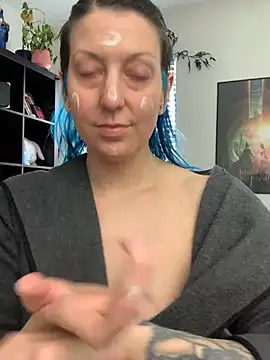 MissCumberdale online show from 01.26.25