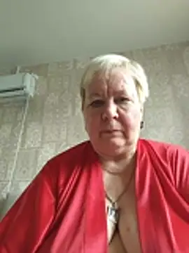 Snapshot of EffectFiona chatting on 07.03.26 EffectFiona online show from 07.03.26