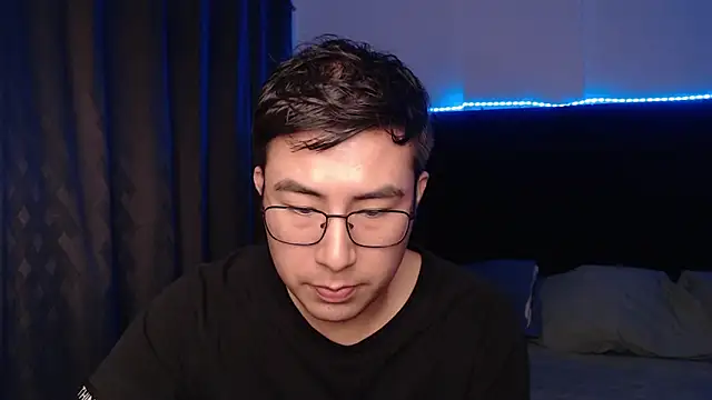 andrewmhilton  online show from 05.12.26