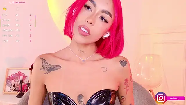 Snapshot of Mely-taylor chatting on 11.21.25 Mely-taylor online show from 11.21.25