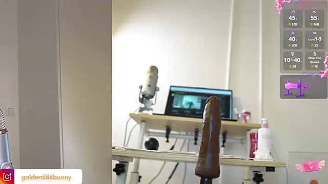 Snapshot of Miss69Ri99 chatting on 01.05.25 Miss69Ri99 online show from 01.05.25