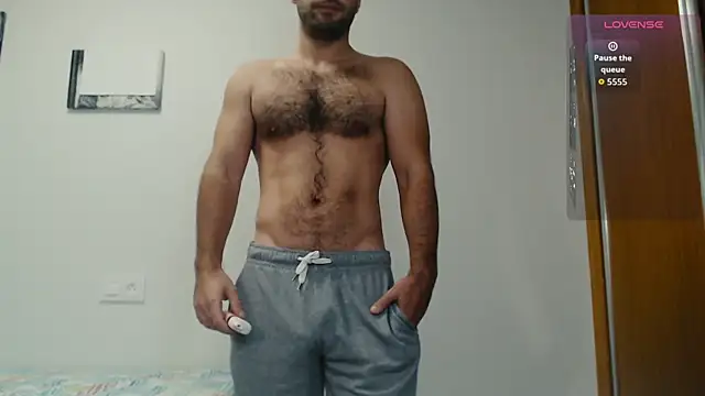 Snapshot of cutehairymacho chatting on 10.28.25 cutehairymacho online show from 10.28.25