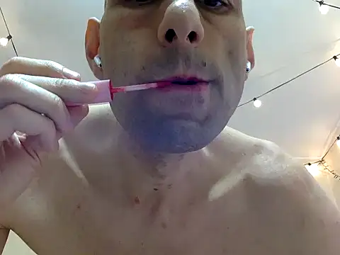 Snapshot of HandsomeAlfie chatting on 09.19.25 HandsomeAlfie online show from 09.19.25