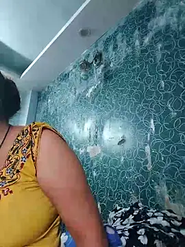 Poojabhabi101 online show from 04.17.26