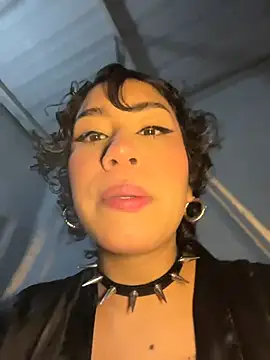 ZahaRoseee online show from 03.28.26