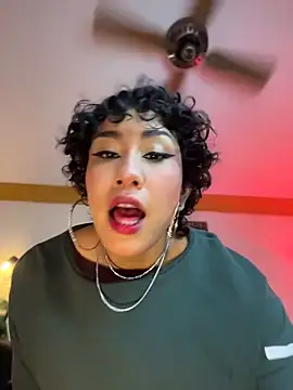 ZahaRoseee online show from 04.10.26