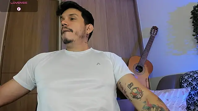 Snapshot of alejandro_stark chatting on 06.07.26 alejandro stark online show from 06.07.26
