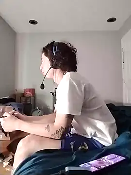 Snapshot of LiverandBrat77 chatting on 01.09.25 LiverandBrat77 online show from 01.09.25