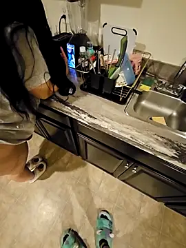 Snapshot of LiverandBrat77 chatting on 09.19.25 LiverandBrat77 online show from 09.19.25