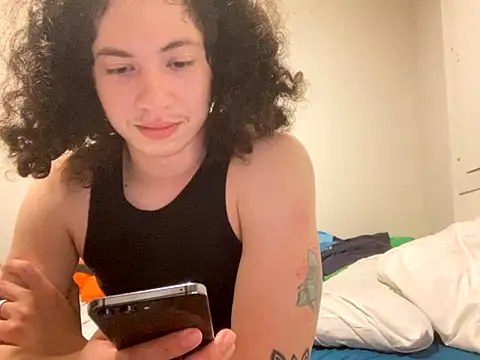 Snapshot of LiverandBrat77 chatting on 10.21.25 LiverandBrat77 online show from 10.21.25