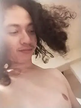 Snapshot of LiverandBrat77 chatting on 11.21.25 LiverandBrat77 online show from 11.21.25