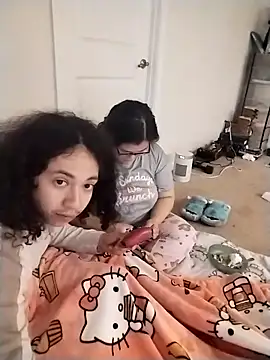 Snapshot of LiverandBrat77 chatting on 11.25.25 LiverandBrat77 online show from 11.25.25