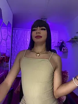 Snapshot of hurrencam chatting on 02.13.25 hurrencam online show from 02.13.25