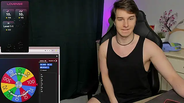 Snapshot of Vincent_Strong chatting on 11.01.25 Vincent Strong online show from 11.01.25