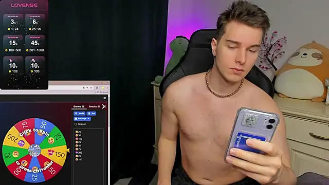 Snapshot of Vincent_Strong chatting on 11.22.25 Vincent Strong online show from 11.22.25