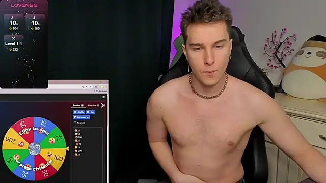 Snapshot of Vincent_Strong chatting on 11.23.25 Vincent Strong online show from 11.23.25