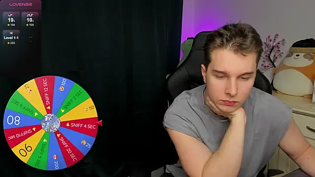 Snapshot of Vincent_Strong chatting on 11.29.25 Vincent Strong online show from 11.29.25