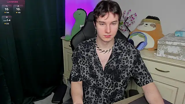 Snapshot of Vincent_Strong chatting on 02.11.26 Vincent Strong online show from 02.11.26