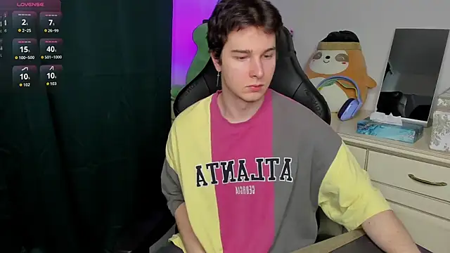 Snapshot of Vincent_Strong chatting on 02.13.26 Vincent Strong online show from 02.13.26