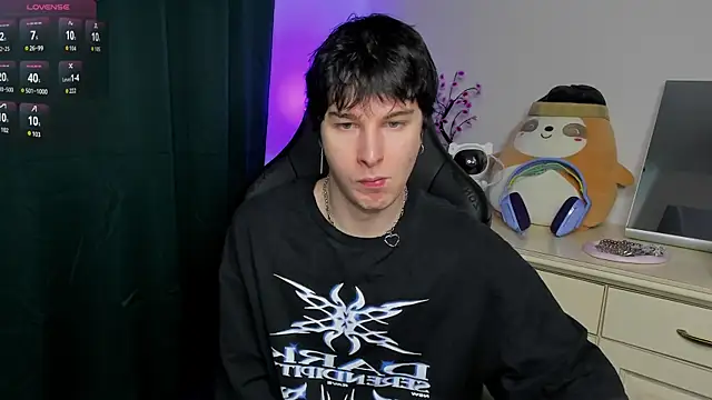 Snapshot of Vincent_Strong chatting on 02.25.26 Vincent Strong online show from 02.25.26