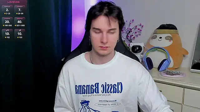 Snapshot of Vincent_Strong chatting on 03.20.26 Vincent Strong online show from 03.20.26