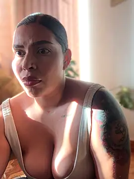 GigiiStone online show from 11.17.25