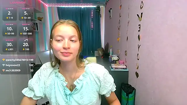 Snapshot of __Aphrodita__wow__ chatting on 09.20.25   Aphrodita  wow   online show from 09.20.25