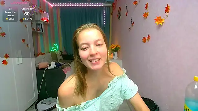 Snapshot of __Aphrodita__wow__ chatting on 10.10.25   Aphrodita  wow   online show from 10.10.25