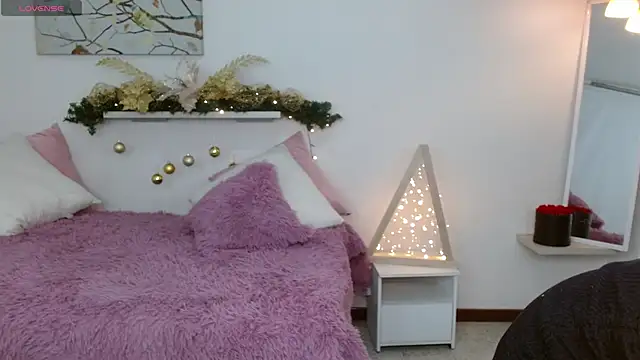 sofia perez    online show from 11.28.25