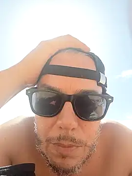 Snapshot of pigboybi chatting on 09.20.25 pigboybi online show from 09.20.25