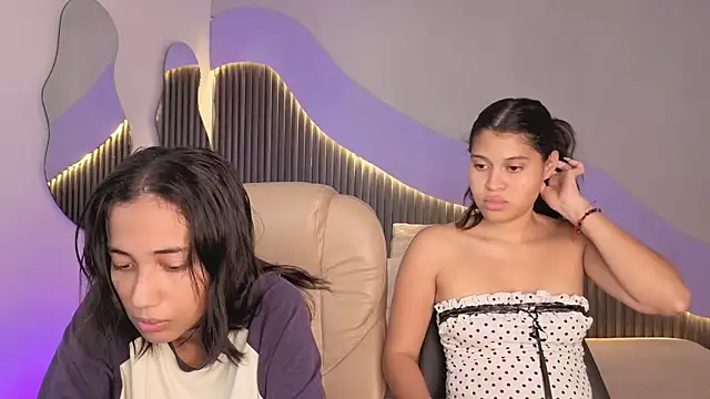 hot little bunny online show from 04.15.26