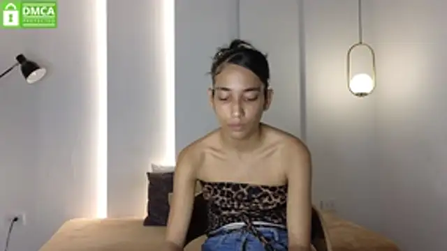 Snapshot of hot_little_bunny chatting on 05.25.26 hot little bunny online show from 05.25.26
