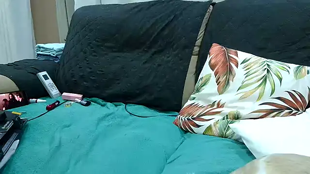 Snapshot of Kellynha_Sweet chatting on 12.22.24 Kellynha Sweet online show from 12.22.24