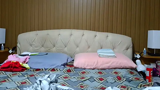 Snapshot of Kellynha_Sweet chatting on 11.26.25 Kellynha Sweet online show from 11.26.25