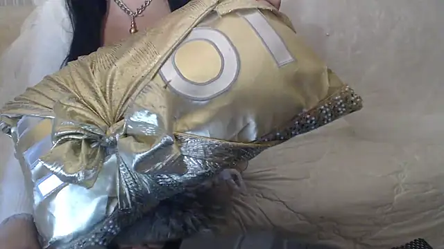 Mia-Montal777 online show from 12.14.25