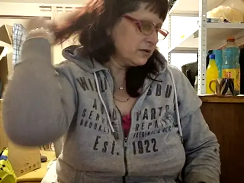 Samantha Squirtxh online show from 12.15.25