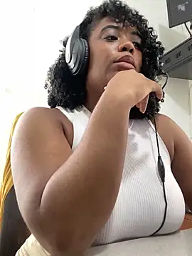 Snapshot of Tyra_Privacy chatting on 03.21.25 Tyra Privacy online show from 03.21.25