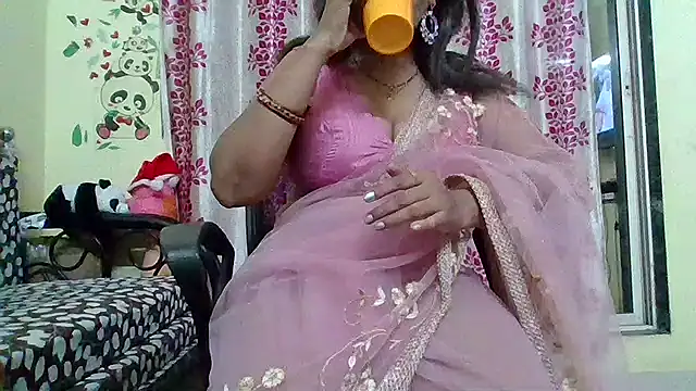 Snapshot of NautyBabe chatting on 02.08.25 NautyBabe online show from 02.08.25