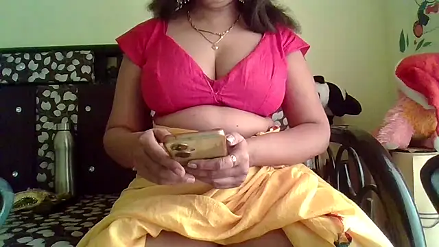 Snapshot of NautyBabe chatting on 03.08.25 NautyBabe online show from 03.08.25