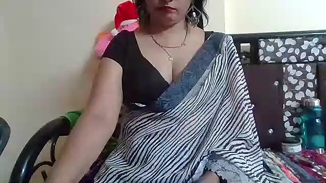 Snapshot of NautyBabe chatting on 10.08.25 NautyBabe online show from 10.08.25