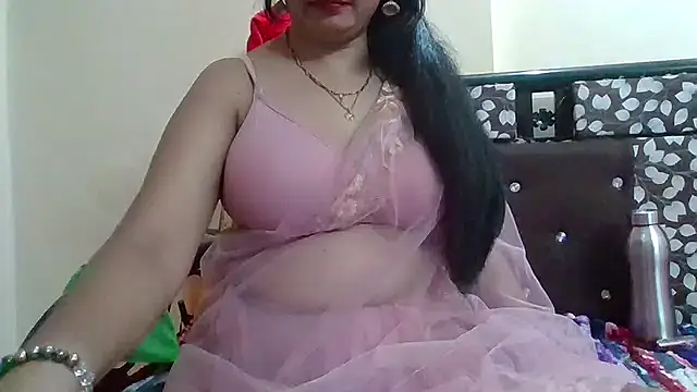 Snapshot of NautyBabe chatting on 10.10.25 NautyBabe online show from 10.10.25