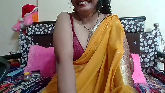 Snapshot of NautyBabe chatting on 10.13.25 NautyBabe online show from 10.13.25