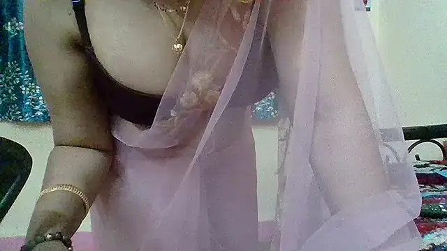 Snapshot of NautyBabe chatting on 11.15.25 NautyBabe online show from 11.15.25