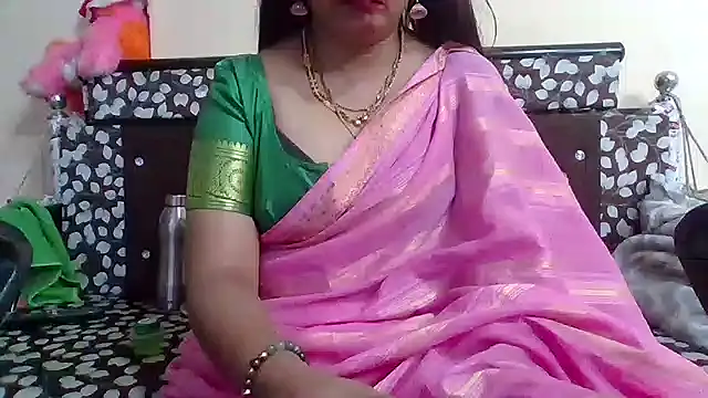 Snapshot of NautyBabe chatting on 11.30.25 NautyBabe online show from 11.30.25