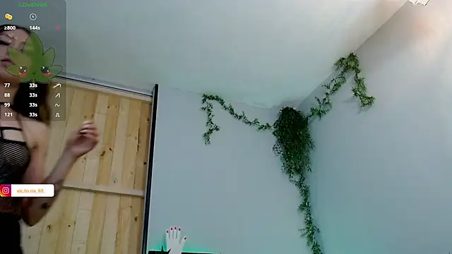 VickyJackson  online show from 02.04.25