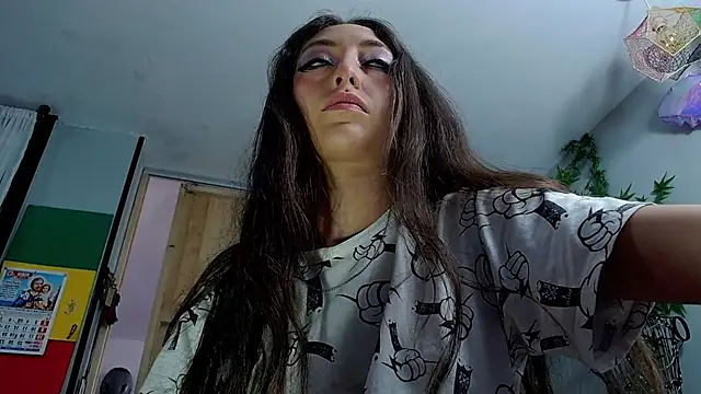 VickyJackson  online show from 03.18.25