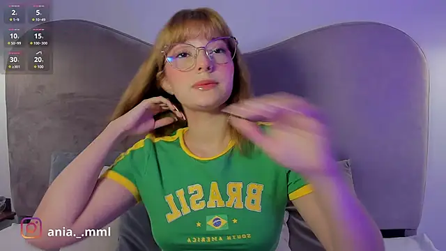 Snapshot of Ania_jones chatting on 01.22.25 Ania jones online show from 01.22.25