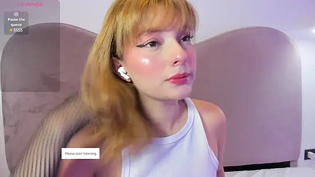 Snapshot of Ania_jones chatting on 02.19.25 Ania jones online show from 02.19.25