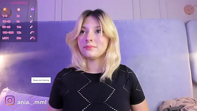 Snapshot of Ania_jones chatting on 09.25.25 Ania jones online show from 09.25.25