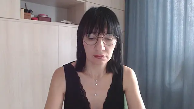 Erica95Bloom online show from 09.18.25